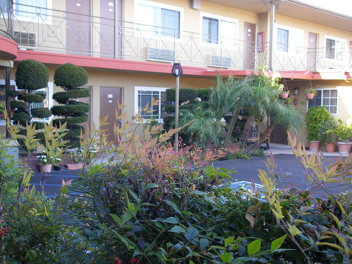 Fullerton Lodge Екстериор снимка